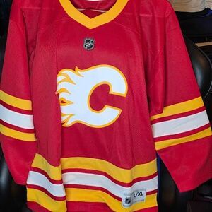 Calgary Flames Youth L/XL Fanatics NHL Team Jersey